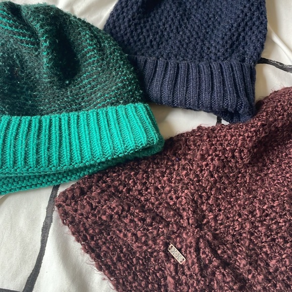 Beanie bundle! Winter hats stay warm - Picture 8 of 11